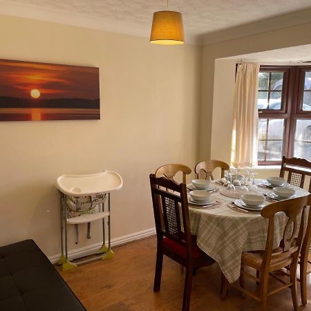 Large, Quiet, Sleeps 16, 4 Bathrooms, Parking, Leicester Eksteriør bilde