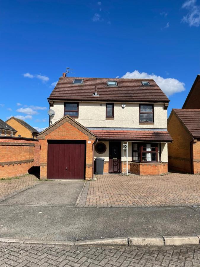 Large, Quiet, Sleeps 16, 4 Bathrooms, Parking, Leicester Eksteriør bilde