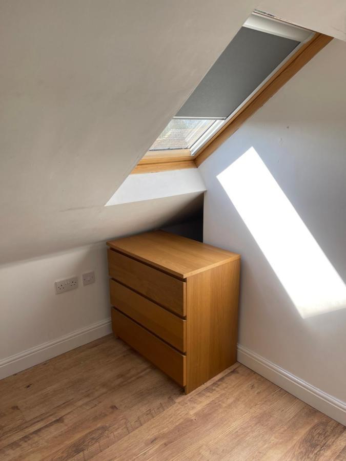 Large, Quiet, Sleeps 16, 4 Bathrooms, Parking, Leicester Eksteriør bilde